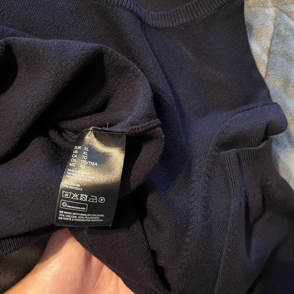 H&M sweater - Picture 3 of 3